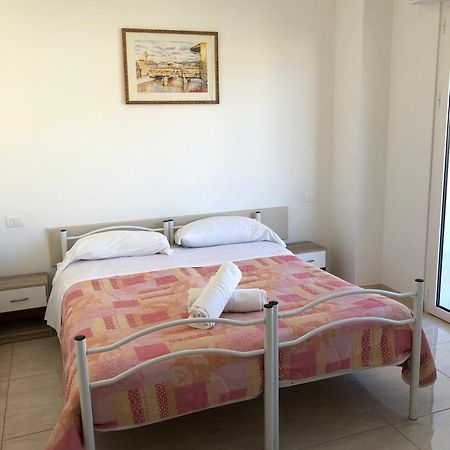 Attico Tacito Apartamento Ventimiglia Exterior foto