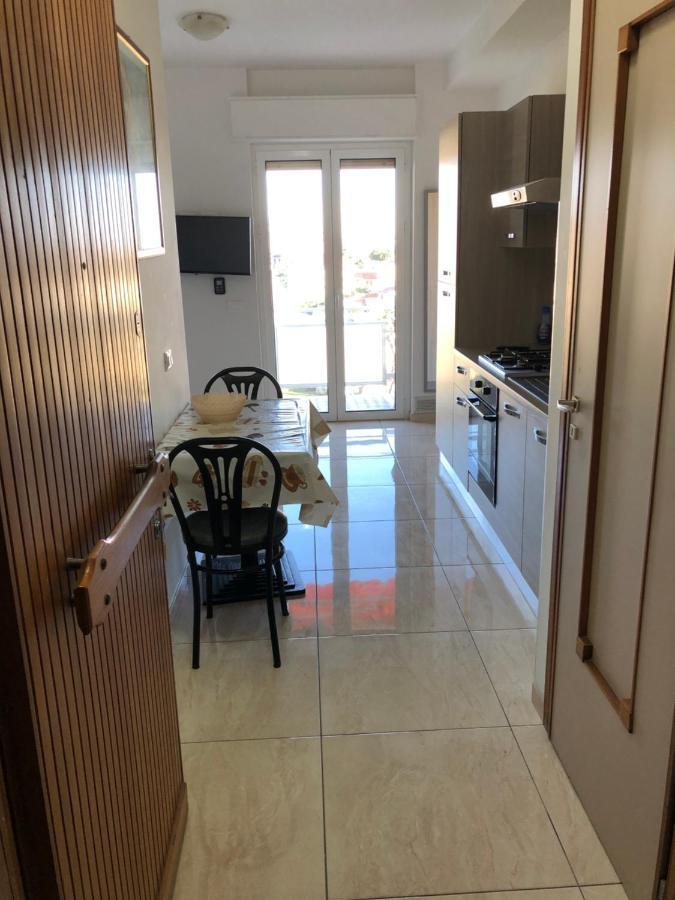 Attico Tacito Apartamento Ventimiglia Exterior foto