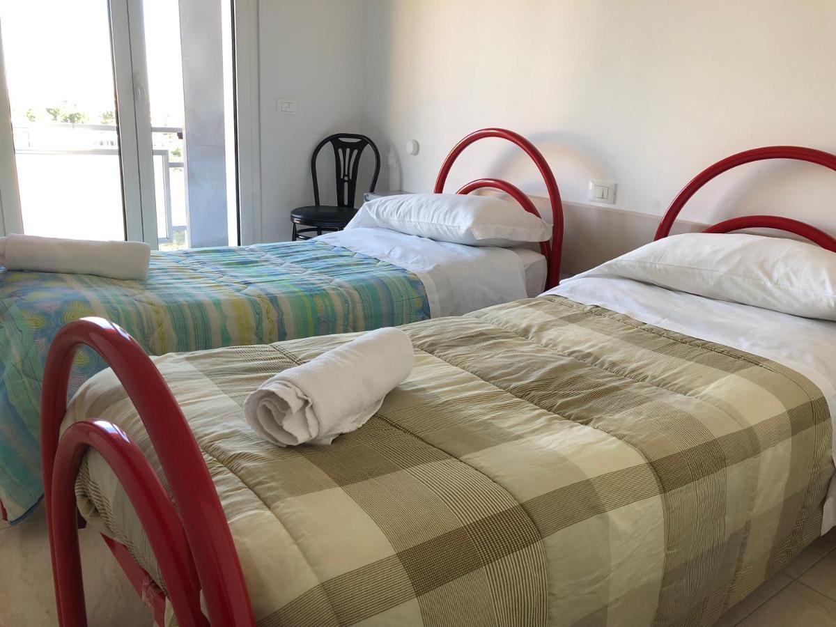 Attico Tacito Apartamento Ventimiglia Exterior foto