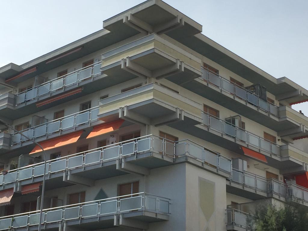 Attico Tacito Apartamento Ventimiglia Exterior foto